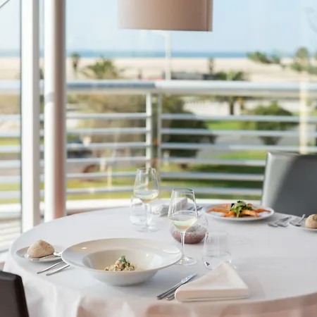 Eurostars Oasis Plaza 4*