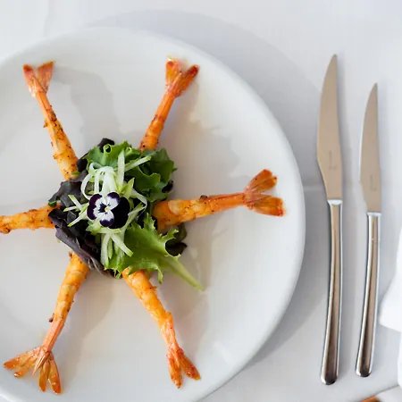 Eurostars Oasis Plaza 4*