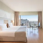 Eurostars Oasis Plaza