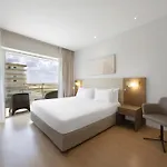 Eurostars Oasis Plaza Szálloda 4*