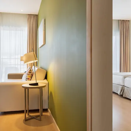 Eurostars Oasis Plaza Otel 4*