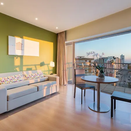 Eurostars Oasis Plaza Szálloda