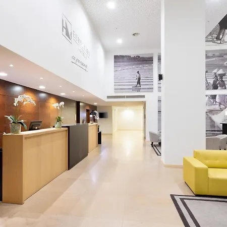 Eurostars Oasis Plaza