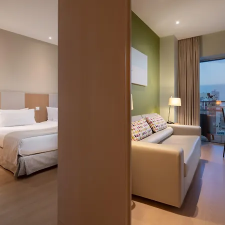 Отель Eurostars Oasis Plaza 4*