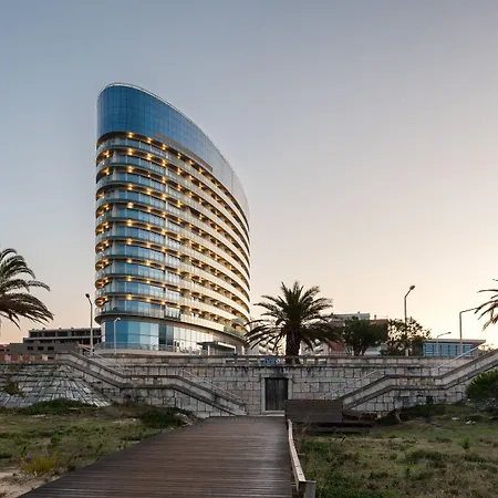 Eurostars Oasis Plaza Hotell