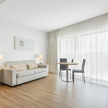 Eurostars Oasis Plaza 4*
