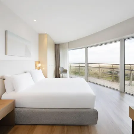 Eurostars Oasis Plaza Отель