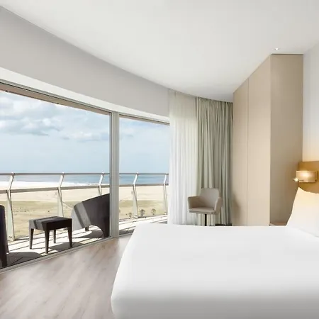 Eurostars Oasis Plaza 4*