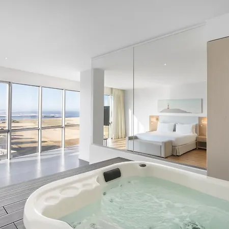 Hotel Eurostars Oasis Plaza 4*