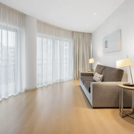 Eurostars Oasis Plaza Отель