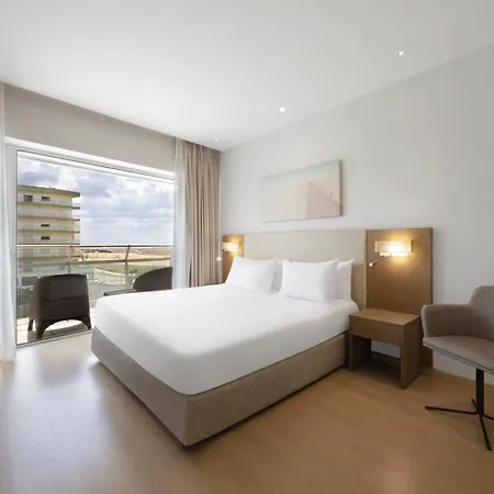 Eurostars Oasis Plaza Hotel 4*