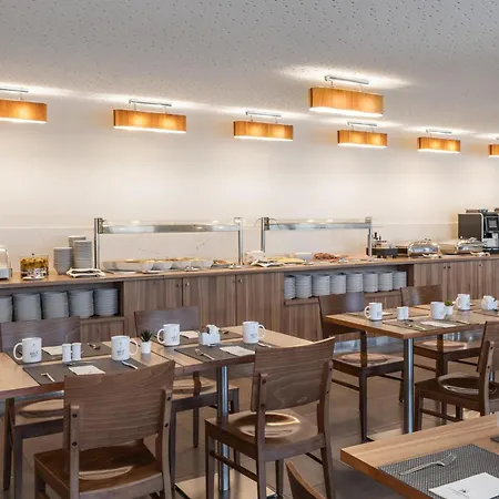 Hotel Eurostars Oasis Plaza 4*