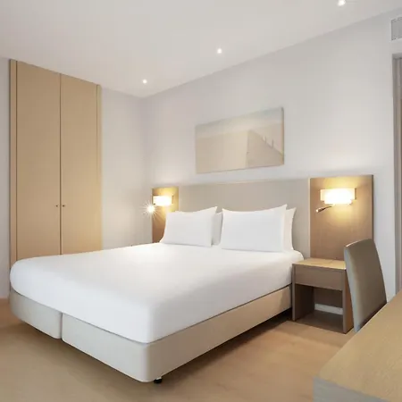 Eurostars Oasis Plaza Hotel 4*
