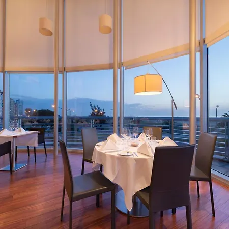 Eurostars Oasis Plaza 4*
