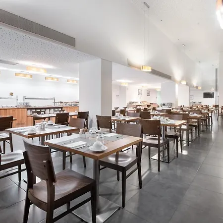Eurostars Oasis Plaza Otel 4*