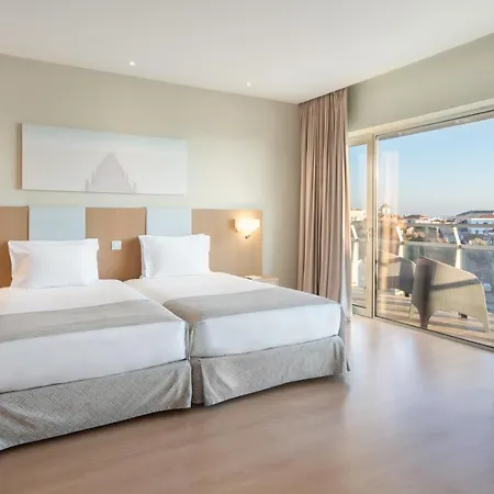 Отель Eurostars Oasis Plaza