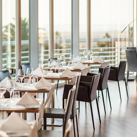 Otel Eurostars Oasis Plaza 4*