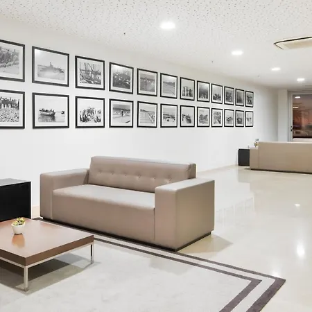 Otel Eurostars Oasis Plaza