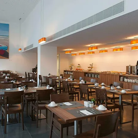 Otel Eurostars Oasis Plaza 4*