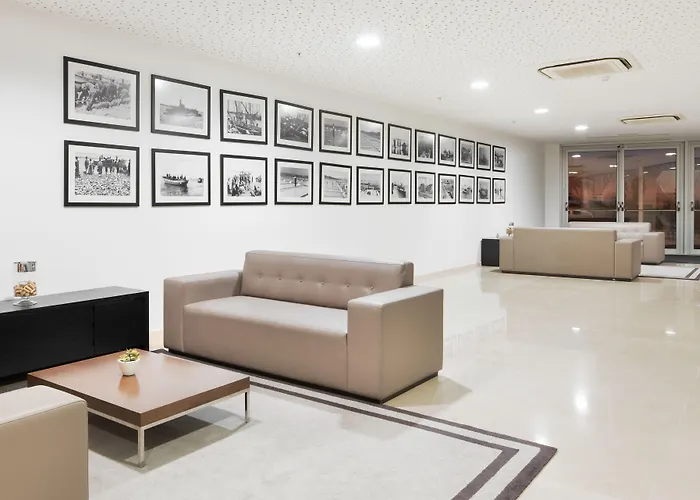 Eurostars Oasis Plaza Hotell