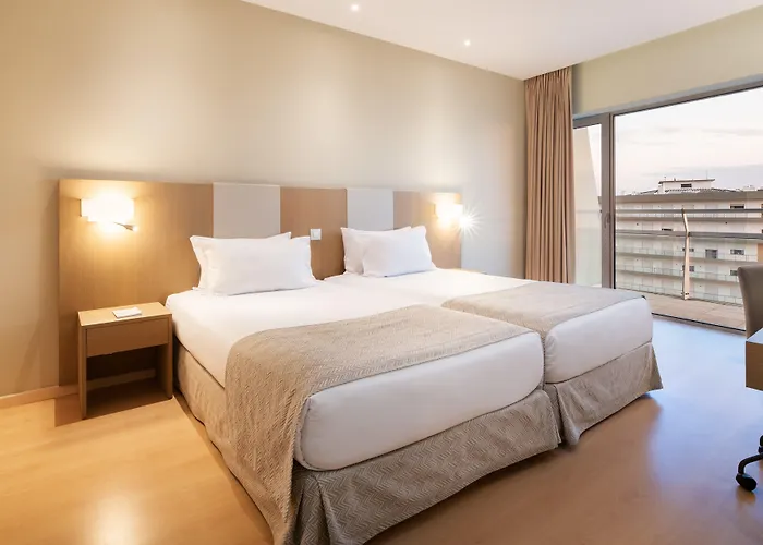 Eurostars Oasis Plaza Hotell 4*